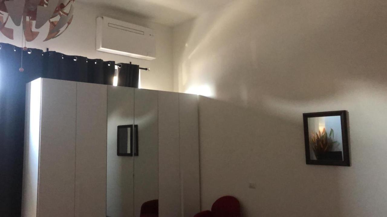 شقة Monolocale Arredato Con Una Camera بارما المظهر الخارجي الصورة